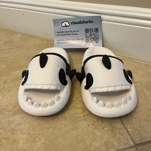 CloudShark Slippers UNISEX